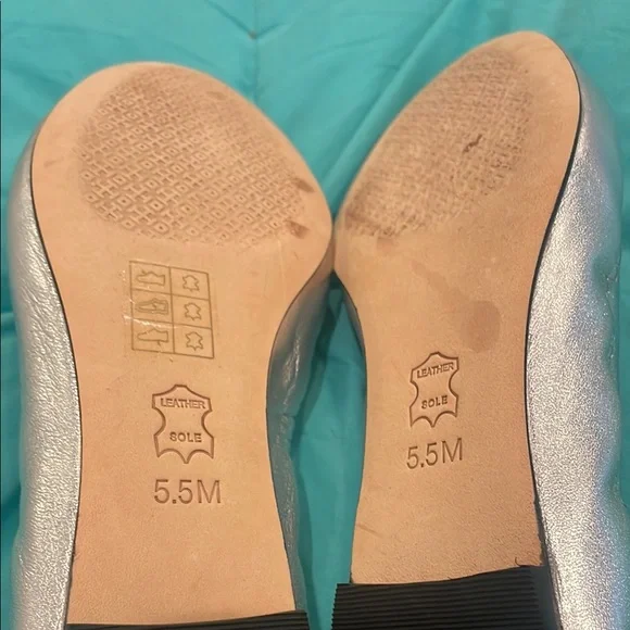 Tory Burch Silver Flats with Signature Medallion - Picture 5 of 9